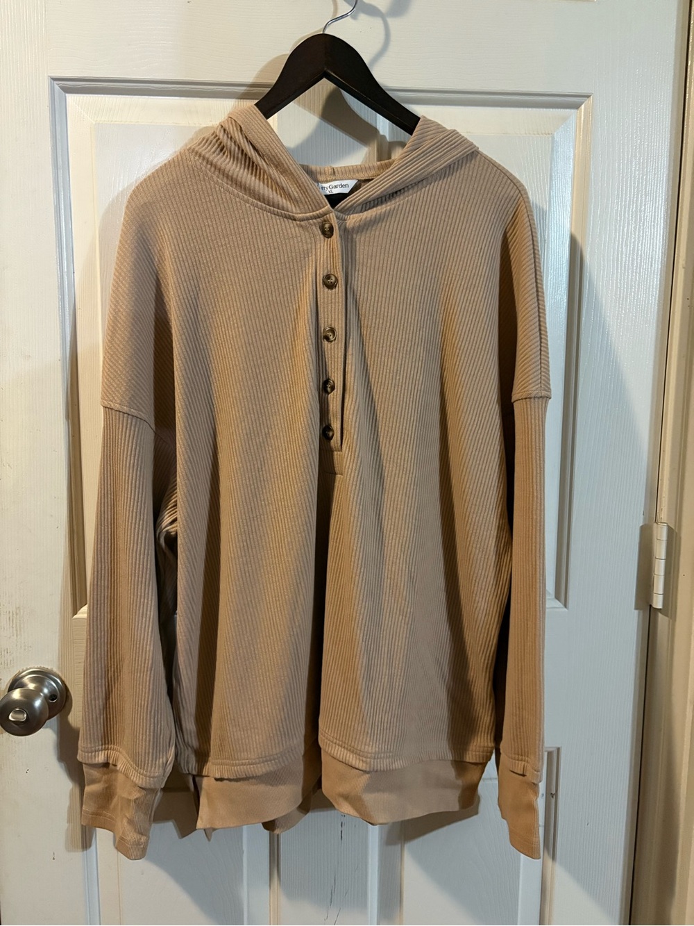 NWT Pretty Garden Ribbed Hooded Henley Top in Light Taupe